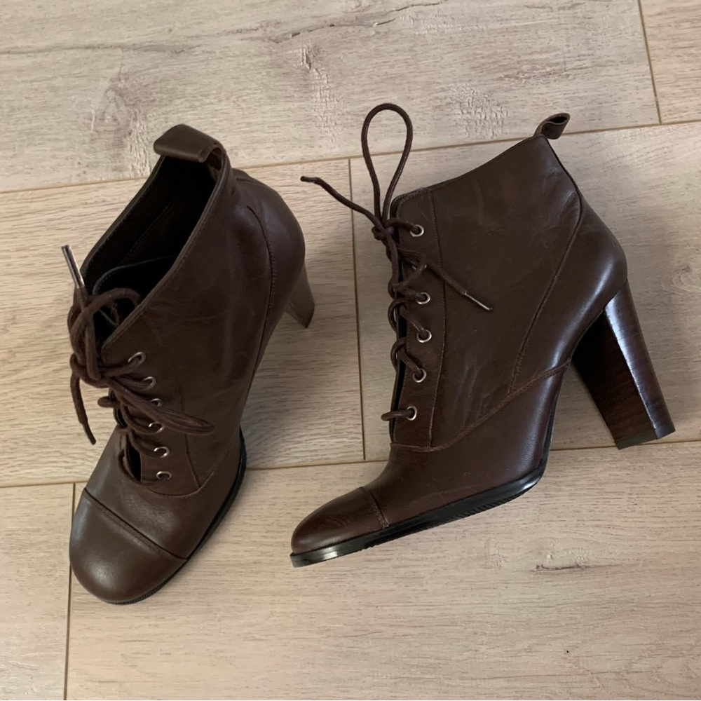 Apostrophe Macy’s vintage brown leather lace-up heel bootie boots